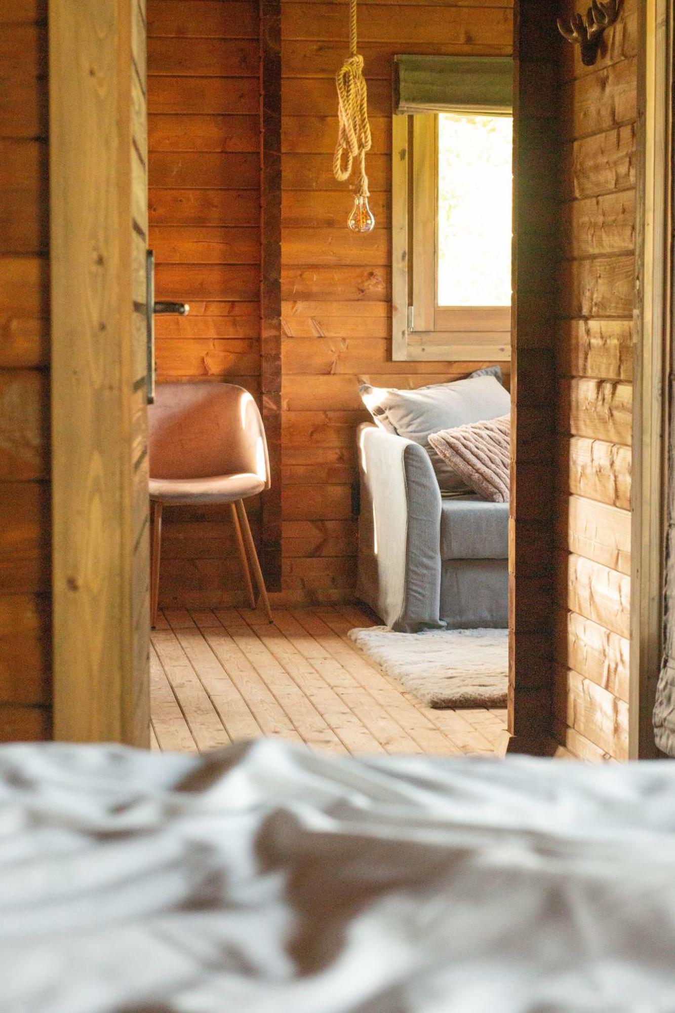 Old Deer Lodge By Neeltje Soet Mierlo Extérieur photo